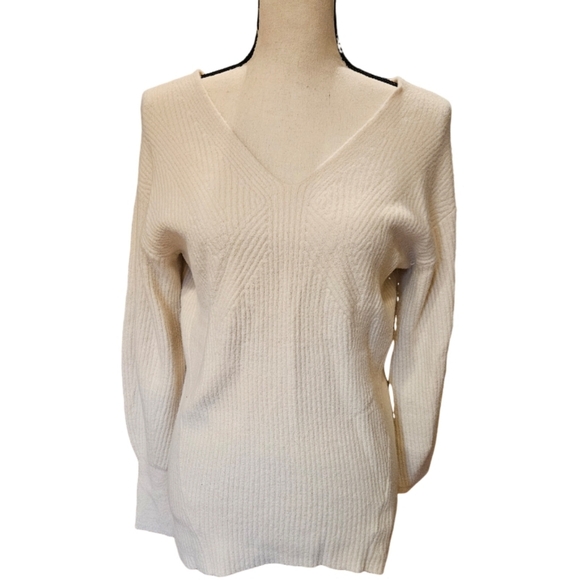 Express Sweaters - Express Cream Sweater